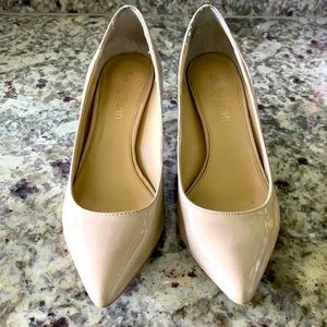 Cathy Jean cream patent leather pumps size 6.5